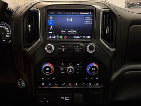 Used 2023 GMC Sierra 2500 AT4 w/ AT4 Premium Plus Package AWD/4WD image 14