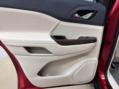 Used 2021 GMC Acadia Denali w/ Denali Technology Package image 16