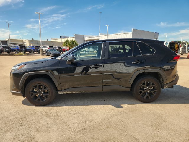 Used 2025 Toyota RAV4 LE FWD image 4