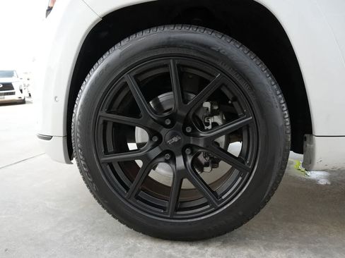Used 2018 Jeep Grand Cherokee High Altitude RWD image 21