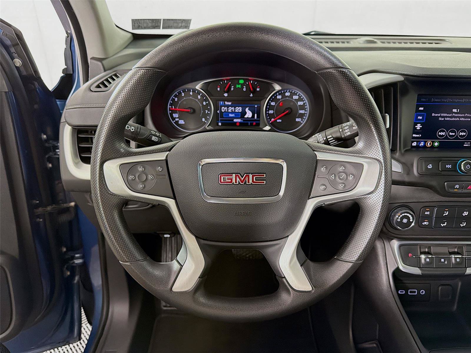 Used 2024 GMC Terrain SLE AWD/4WD image 3