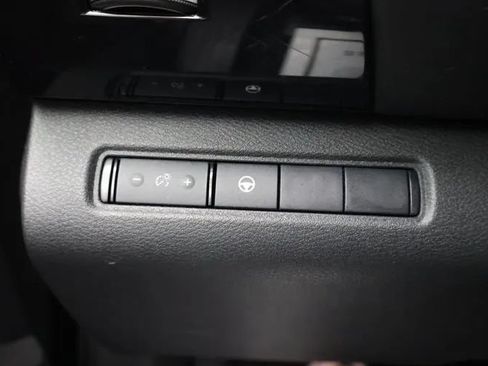 Used 2024 Nissan Pathfinder SV FWD image 22
