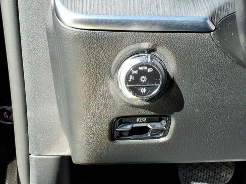 Used 2023 Mercedes-Benz C 300 4MATIC Sedan image 20