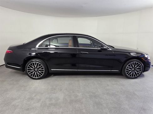 Certified 2023 Mercedes-Benz S 580 4MATIC Sedan image 3