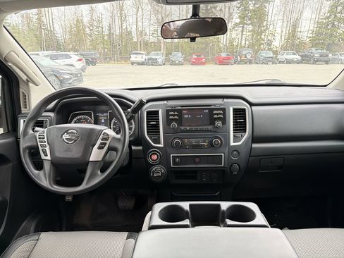 Used 2017 Nissan Titan S AWD/4WD image 22