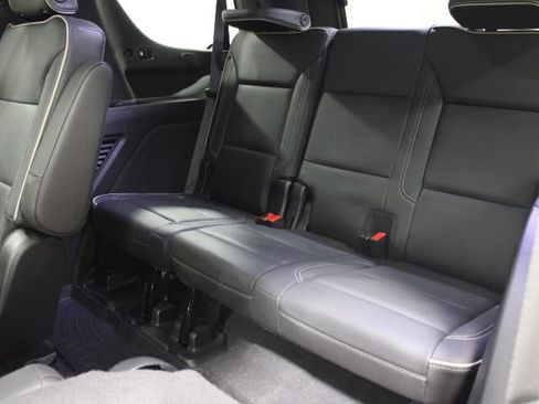 Used 2022 GMC Yukon SLT w/ SLT Premium Package image 54