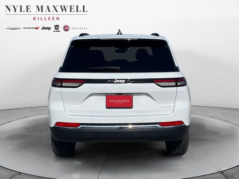 New 2025 Jeep Grand Cherokee Laredo image 15