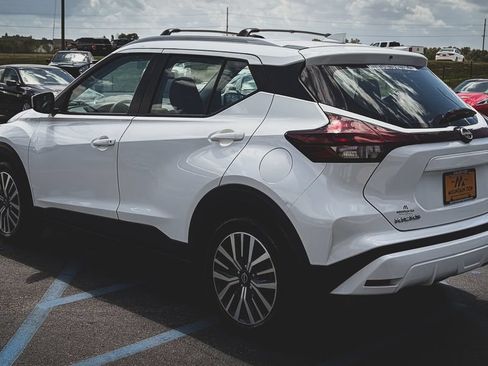 Used 2022 Nissan Kicks SV FWD image 8
