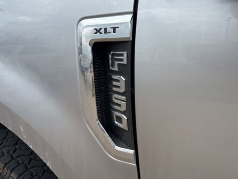 Used 2021 Ford F350 4x4 Crew Cab DRW Super Duty image 13