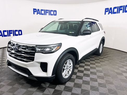 Used 2026 Ford Explorer Active image 5