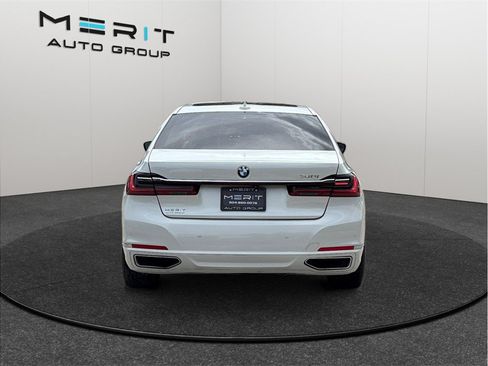 Used 2021 BMW 740i RWD image 8