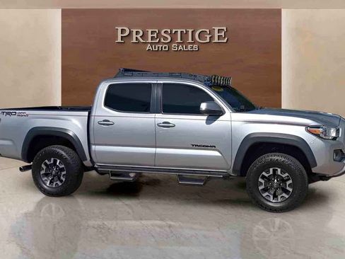 Used 2020 Toyota Tacoma TRD Off-Road w/ Technology Package RWD image 9