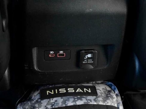 Used 2022 Nissan Frontier PRO-4X w/ Pro-4X Premium Package image 17