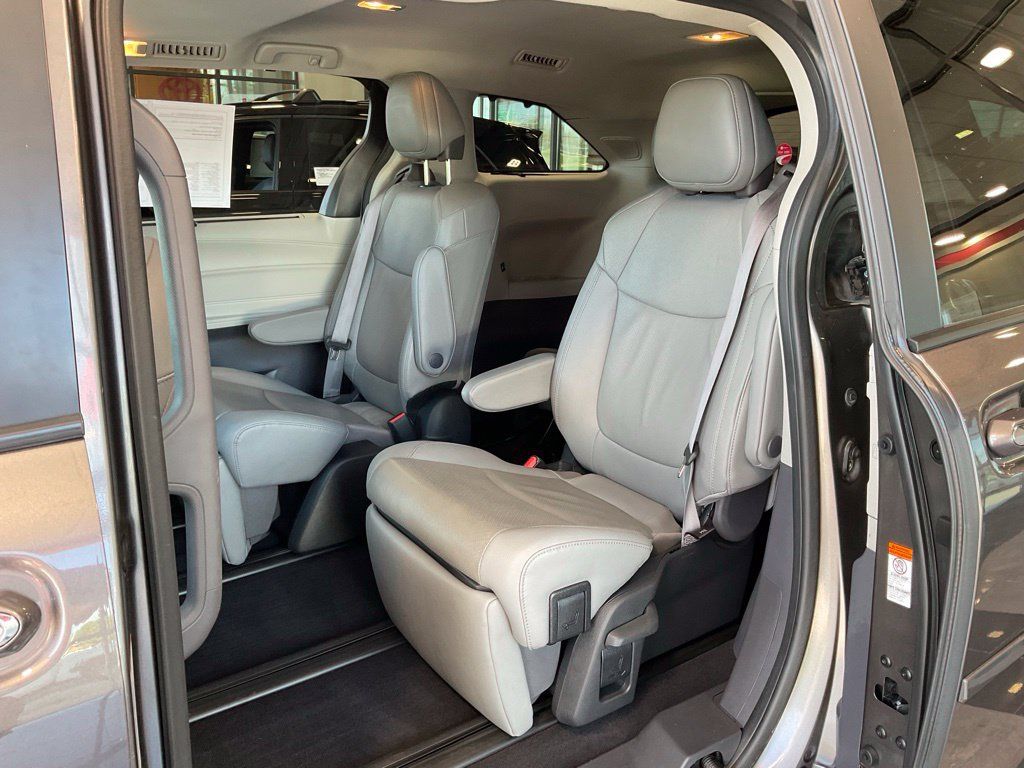 Certified 2023 Toyota Sienna Limited AWD/4WD image 23