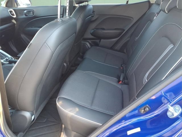 Used 2023 Hyundai Venue Limited w/ Cargo Package FWD image 12