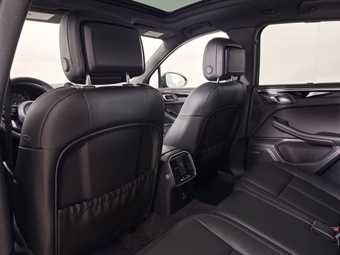 Certified 2026 Porsche Macan AWD/4WD image 25