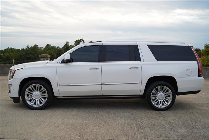 Used 2018 Cadillac Escalade ESV Platinum AWD/4WD image 2
