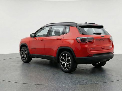 Used 2025 Jeep Compass Limited AWD/4WD image 6