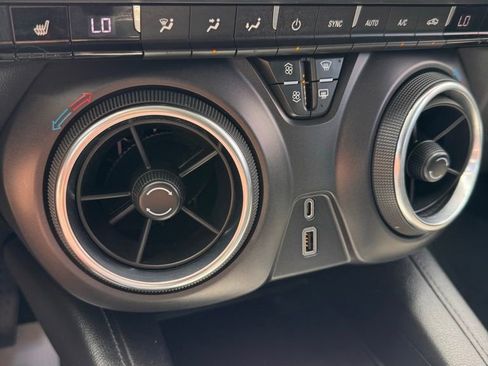 Used 2019 Chevrolet Blazer LT FWD image 20