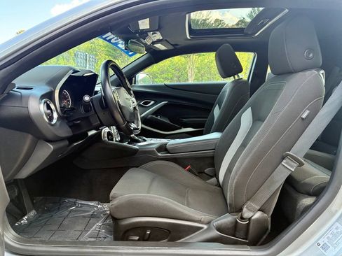 Used 2023 Chevrolet Camaro LT RWD image 10