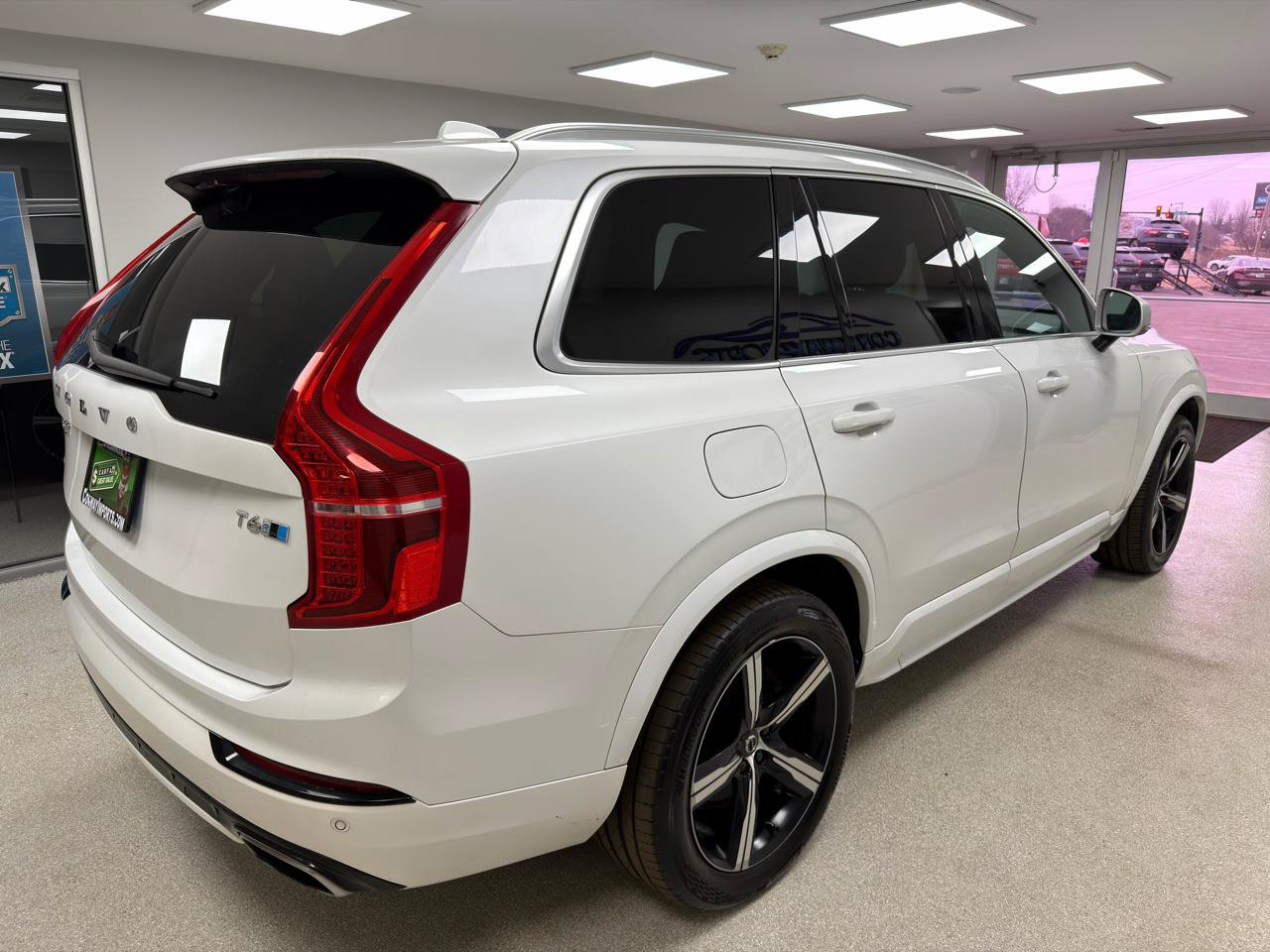 Used 2016 Volvo XC90 T6 R-Design w/ Protection Package AWD/4WD image 3