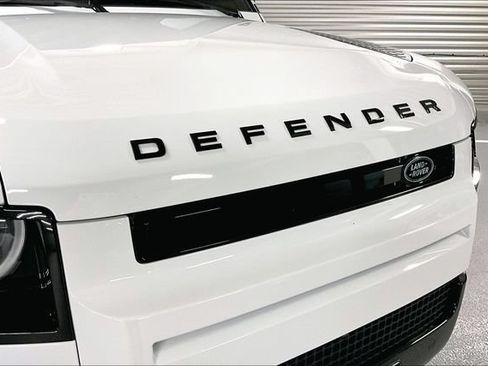 Certified 2026 Land Rover Defender 110 S AWD/4WD image 31