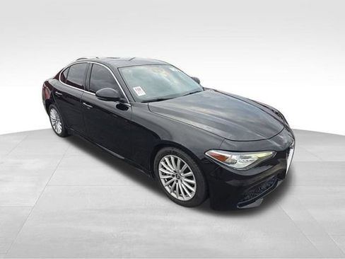Used 2019 Alfa Romeo Giulia RWD image 3