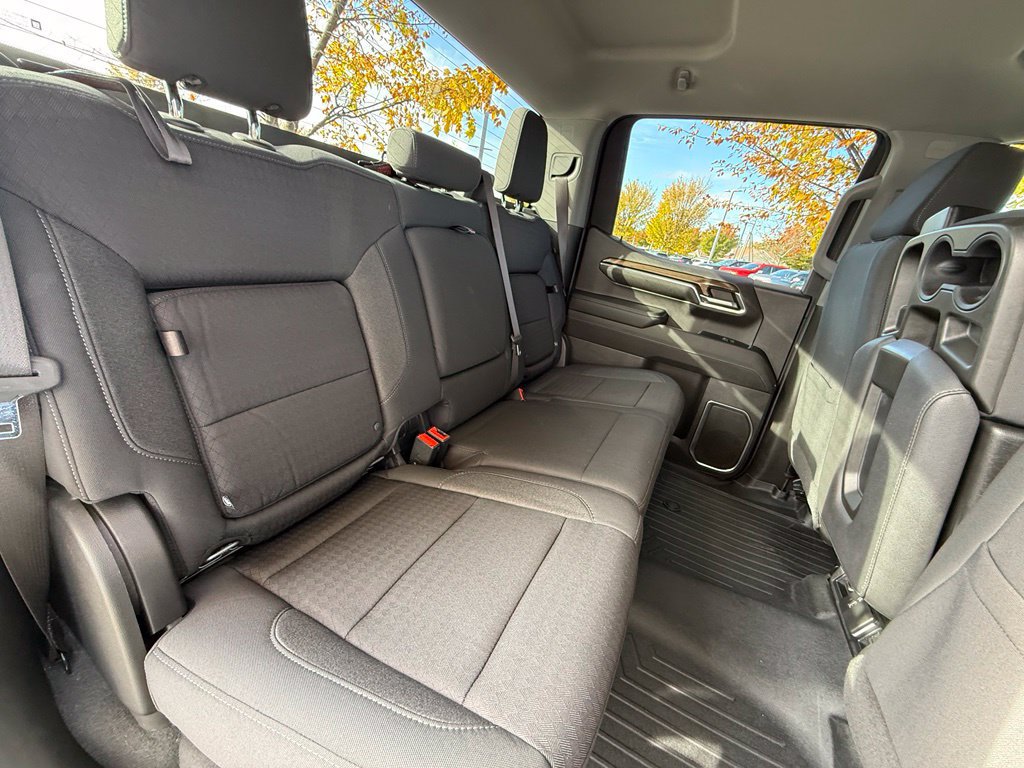 Used 2023 Chevrolet Silverado 1500 LT AWD/4WD image 28