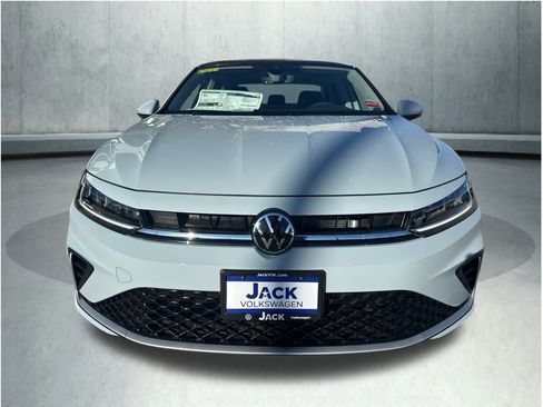 New 2026 Volkswagen Jetta SE image 8