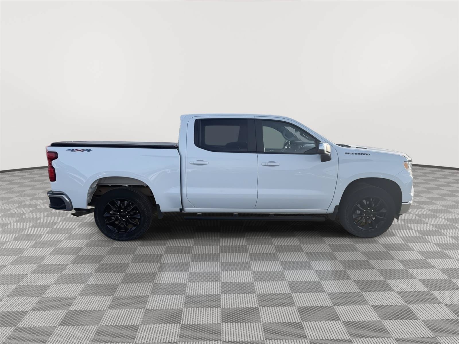 Used 2024 Chevrolet Silverado 1500 LT AWD/4WD image 7