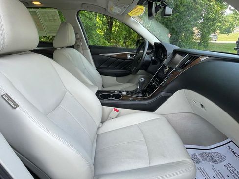 Used 2015 INFINITI Q50 Premium w/ Technology Package AWD/4WD image 29