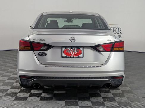 Used 2022 Nissan Altima 2.5 SR FWD image 6