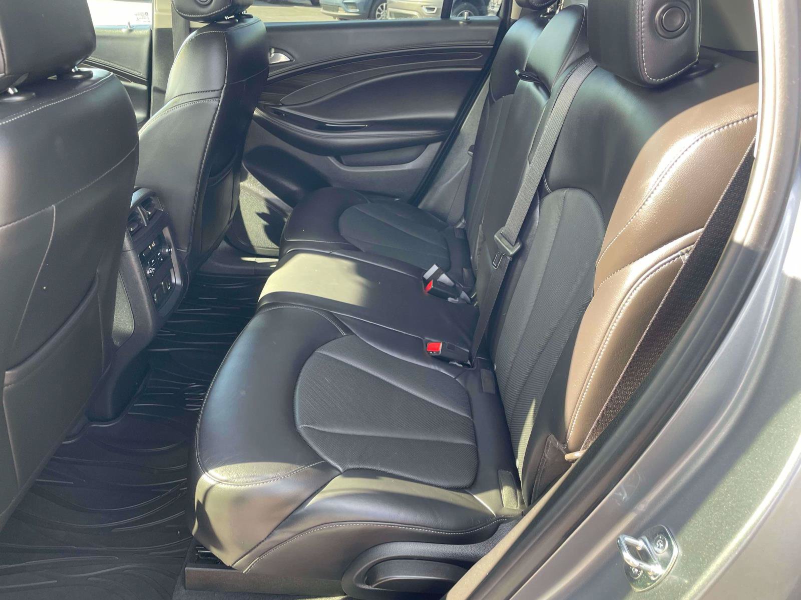 Used 2019 Buick Envision Essence FWD image 14