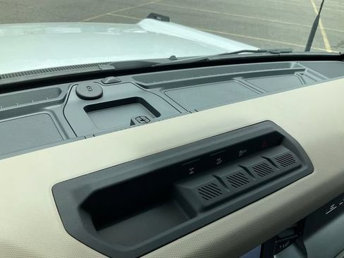 New 2026 Ford Bronco Big Bend w/ Black Diamond Package AWD/4WD image 9