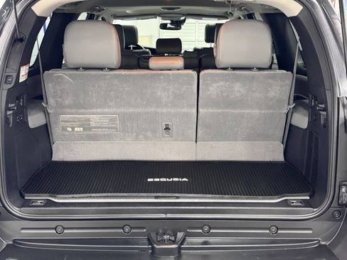 Used 2018 Toyota Sequoia Limited w/ Safety & Convenience Package AWD/4WD image 7