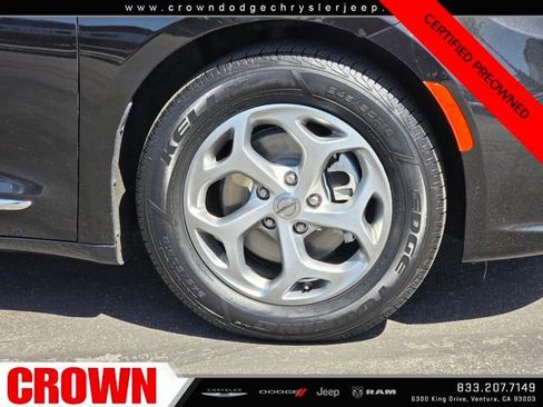 Used 2023 Chrysler Pacifica Limited image 9