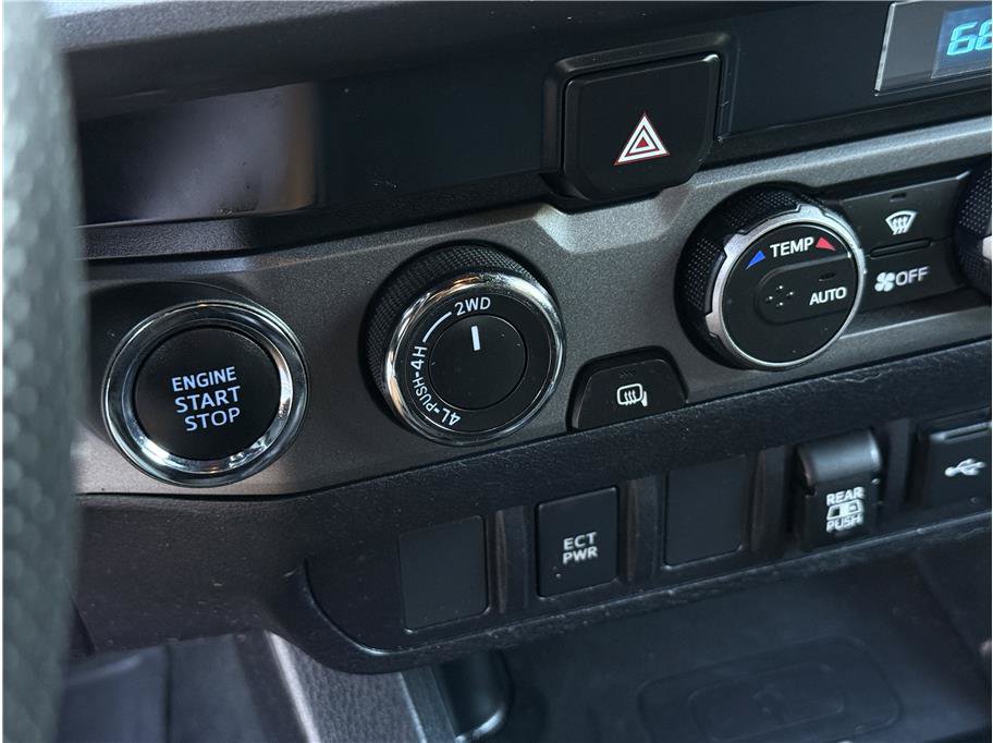 Used 2021 Toyota Tacoma TRD Off-Road AWD/4WD image 15