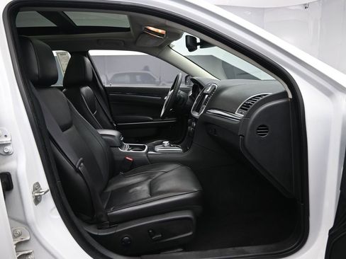 Used 2023 Chrysler 300 Touring L w/ Popular Equipment Group image 33