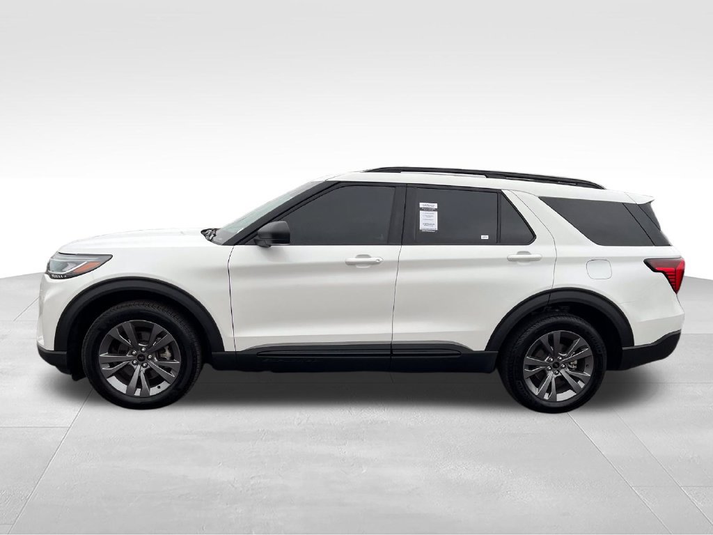 Used 2026 Ford Explorer Active w/ Active Comfort Package AWD/4WD image 2