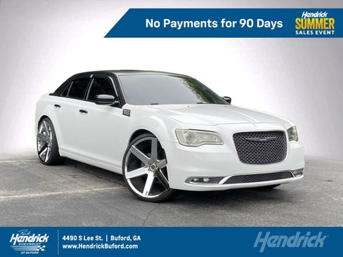 Used 2016 Chrysler 300 C RWD image 1