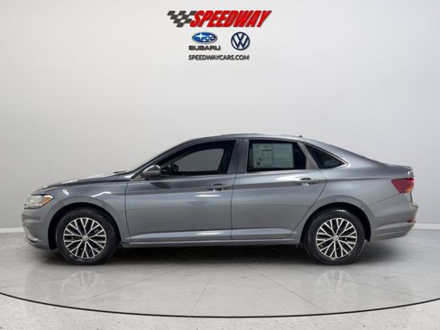 Used 2019 Volkswagen Jetta SE w/ Cold Weather Package FWD image 10