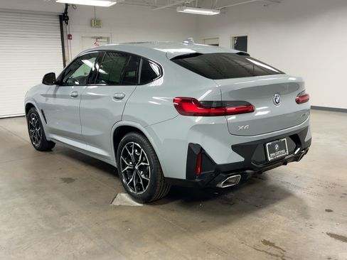Certified 2025 BMW X4 xDrive30i image 3