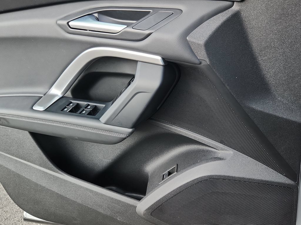 Used 2025 Audi Q5 Premium AWD/4WD image 8