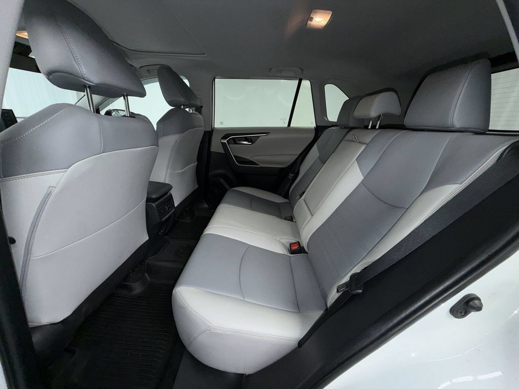 Certified 2020 Toyota RAV4 XLE Premium AWD/4WD image 14