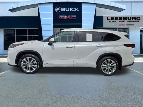 Used 2025 Toyota Highlander Limited AWD/4WD image 4