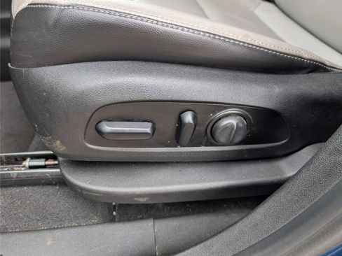 Used 2020 Chevrolet Equinox Premier image 13