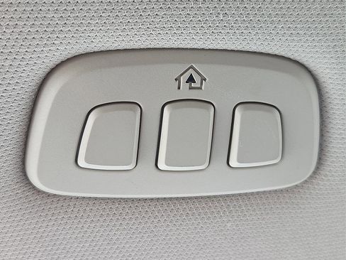 Used 2023 Ford Explorer Limited image 22