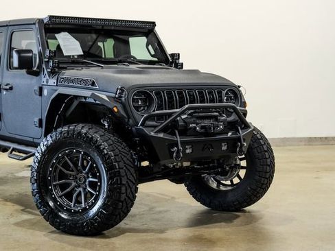 Used 2025 Jeep Gladiator Rubicon w/ Safety Group AWD/4WD image 35