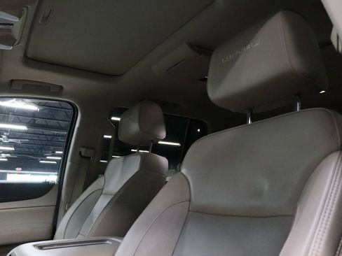Used 2019 GMC Yukon Denali w/ Denali Ultimate Package image 11