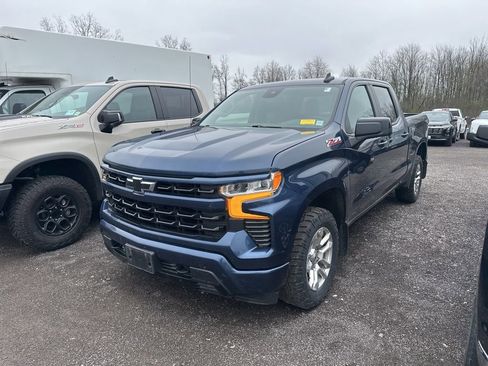 Used 2022 Chevrolet Silverado 1500 RST w/ Z71 Off-Road Package AWD/4WD image 5